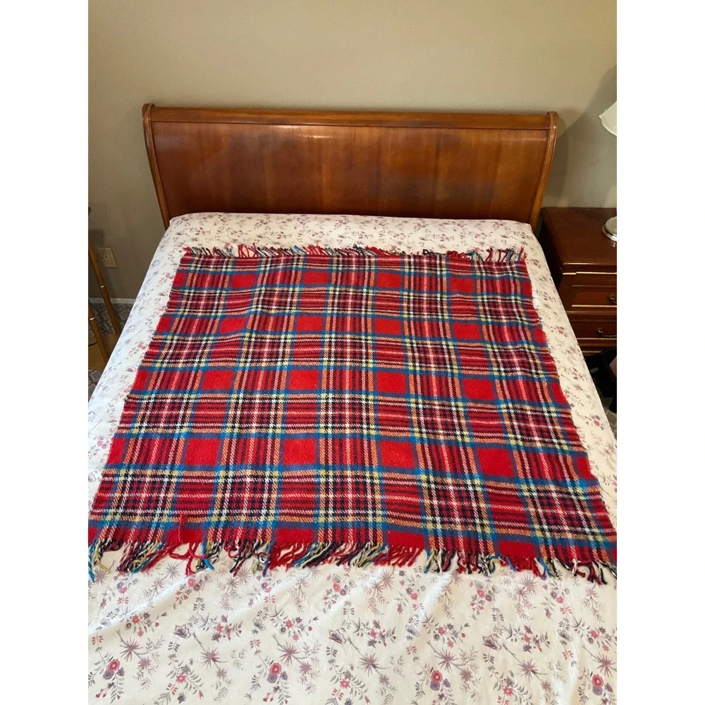 Vtg Plaid Throw Lap Blanket Red Tartan Fringe Cabin Classic Cottagecore Retro